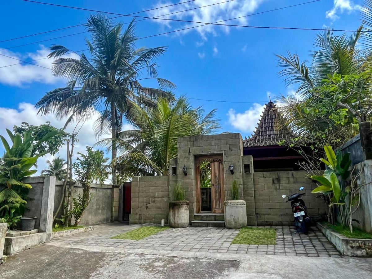 The Banana'S Kumbe Villa Tampaksiring Exterior photo